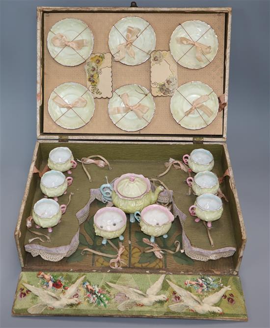 A French porcelain dolls teaset